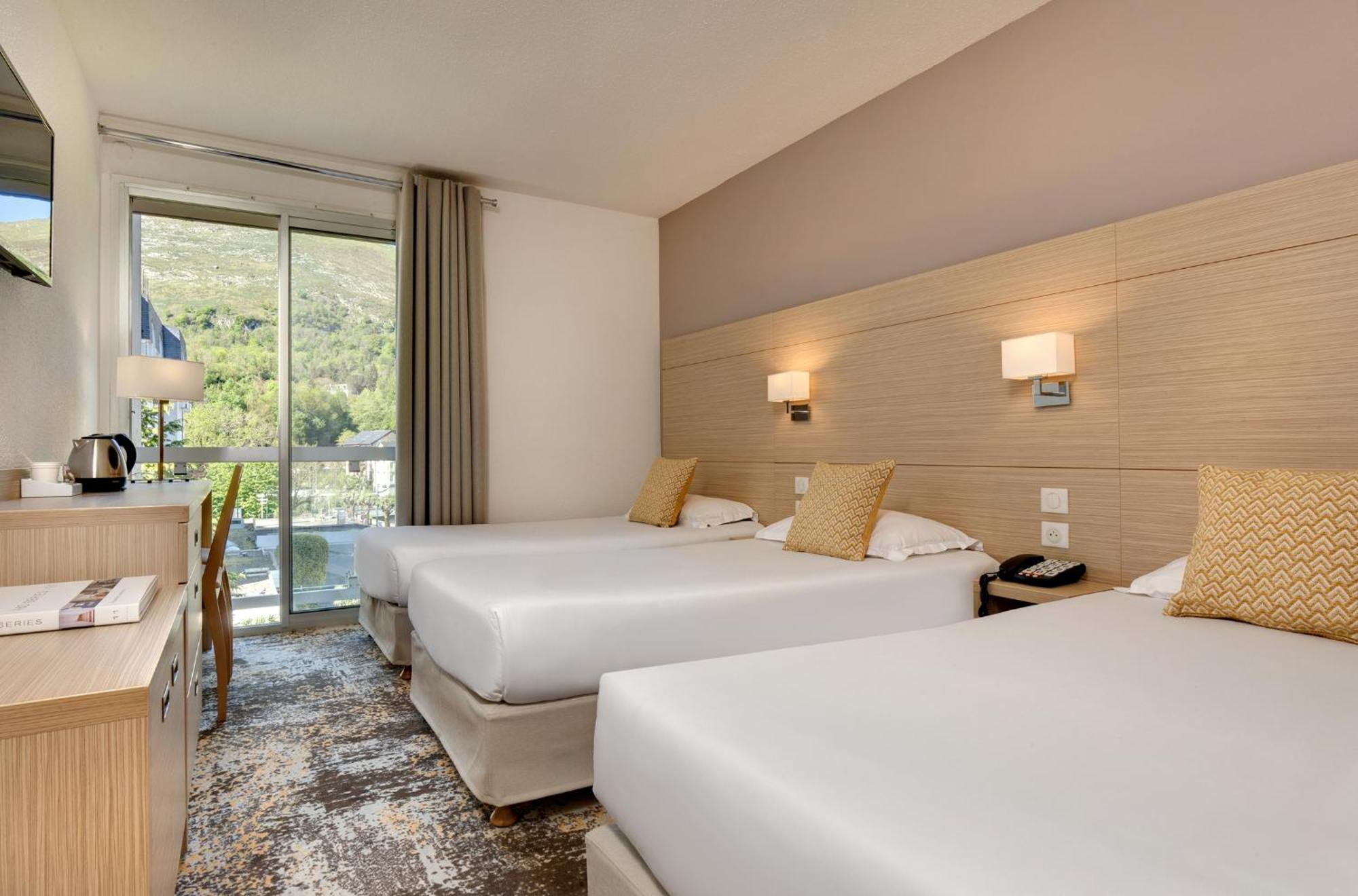 Hôtel Le Méditerranée Lourdes Esterno foto